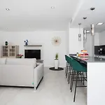 Views By Interhome דירה